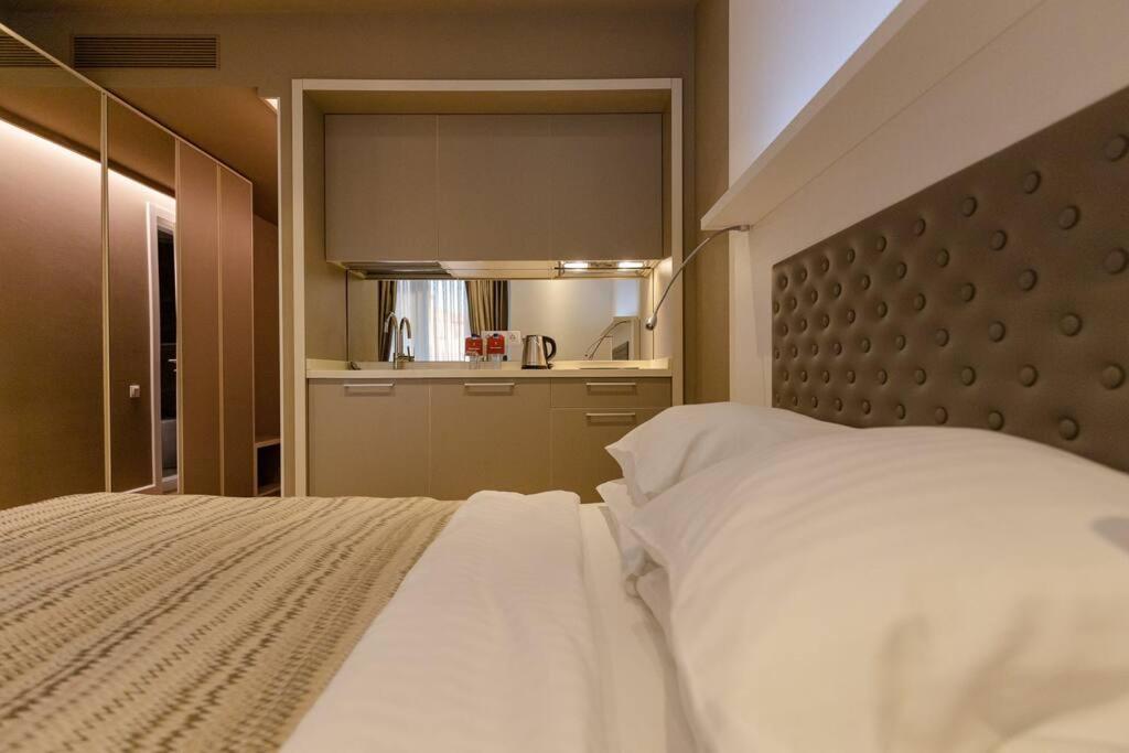 Cozy Apartment In The Heart of Batumi room 2
