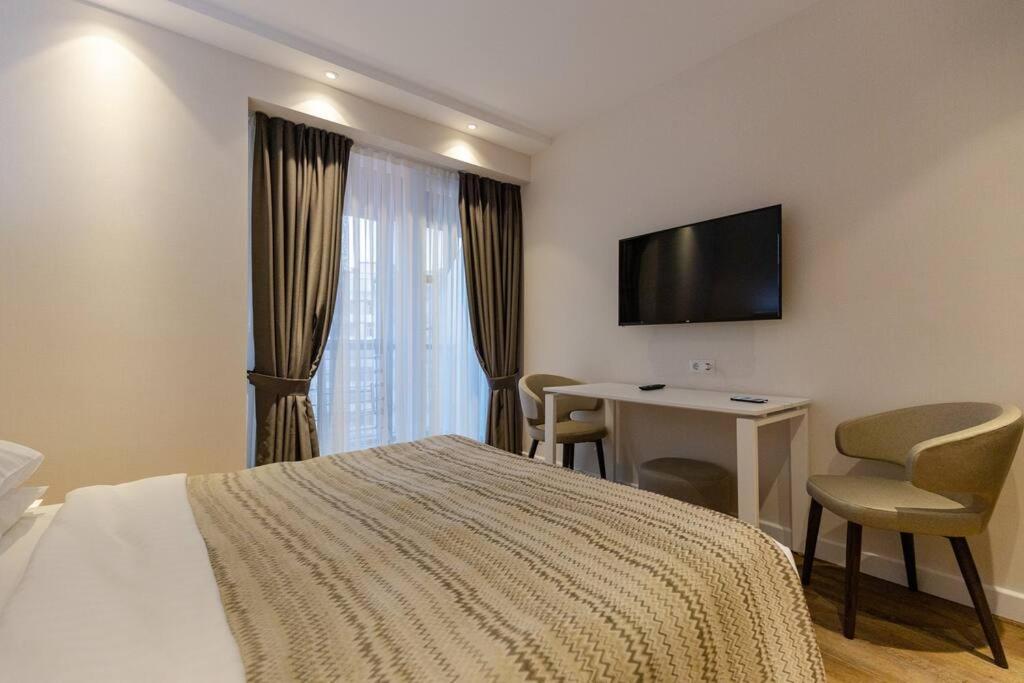 Cozy Apartment In The Heart of Batumi room 4